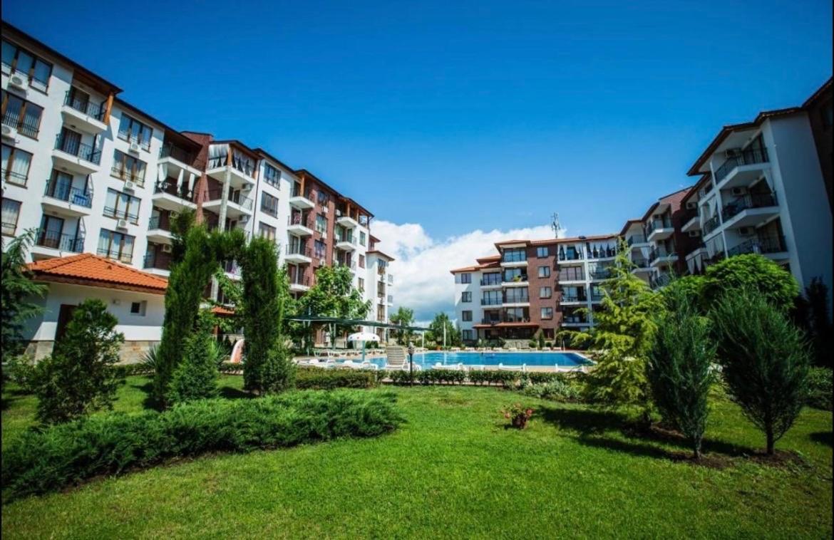 Private Apartments In Apolon Ravda Bagian luar foto