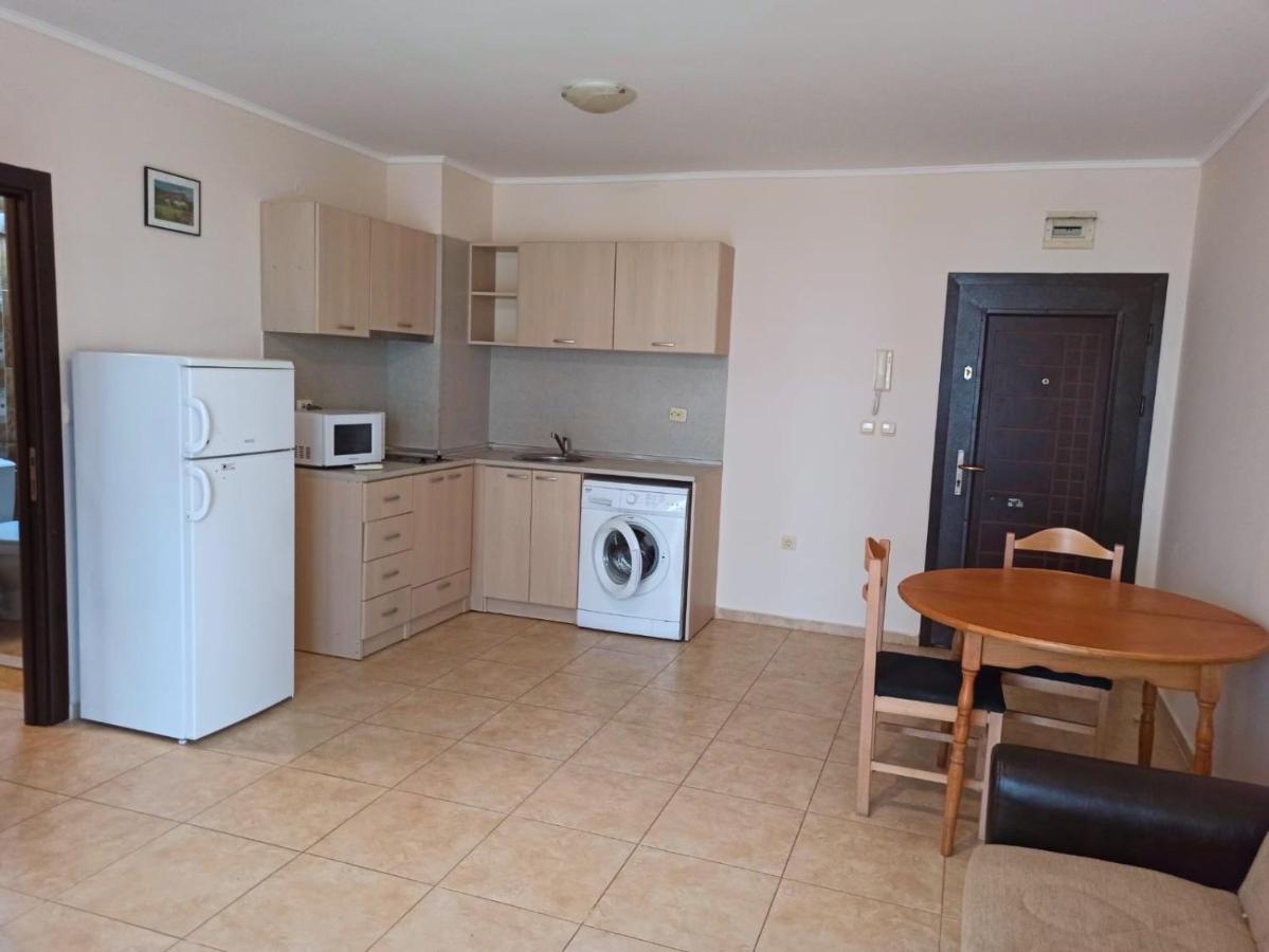 Private Apartments In Apolon Ravda Bagian luar foto