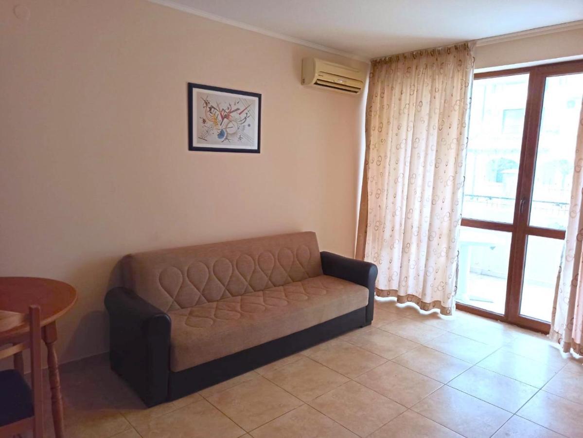 Private Apartments In Apolon Ravda Bagian luar foto