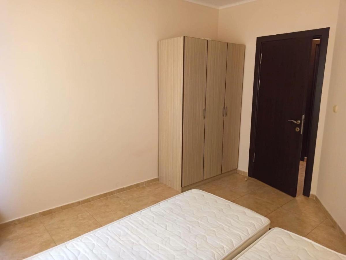 Private Apartments In Apolon Ravda Bagian luar foto