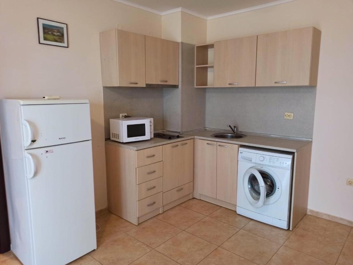 Private Apartments In Apolon Ravda Bagian luar foto