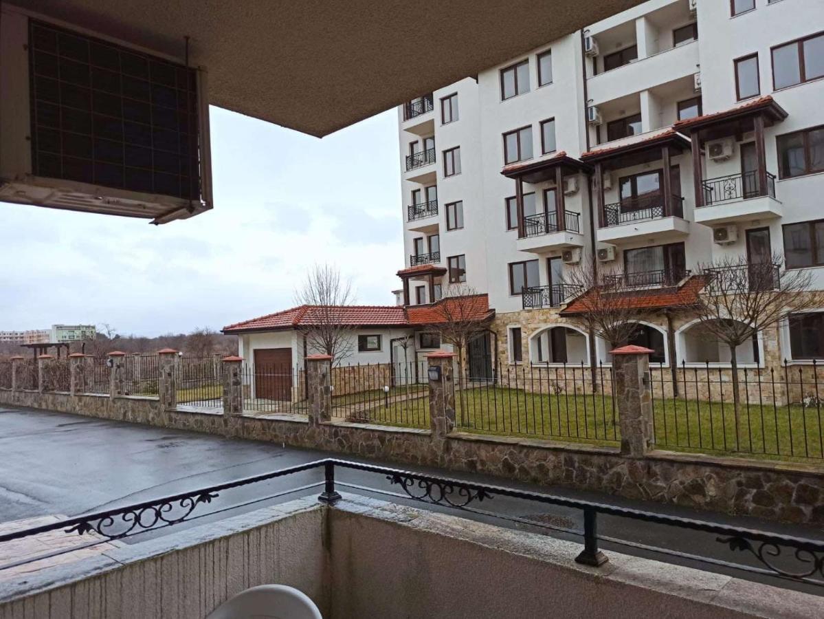Private Apartments In Apolon Ravda Bagian luar foto