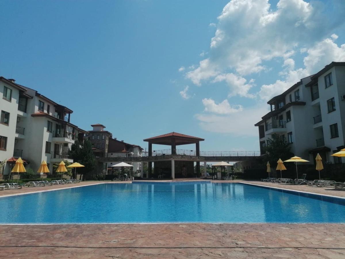 Private Apartments In Apolon Ravda Bagian luar foto
