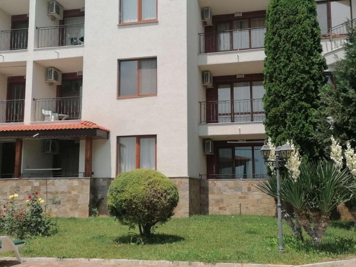 Private Apartments In Apolon Ravda Bagian luar foto