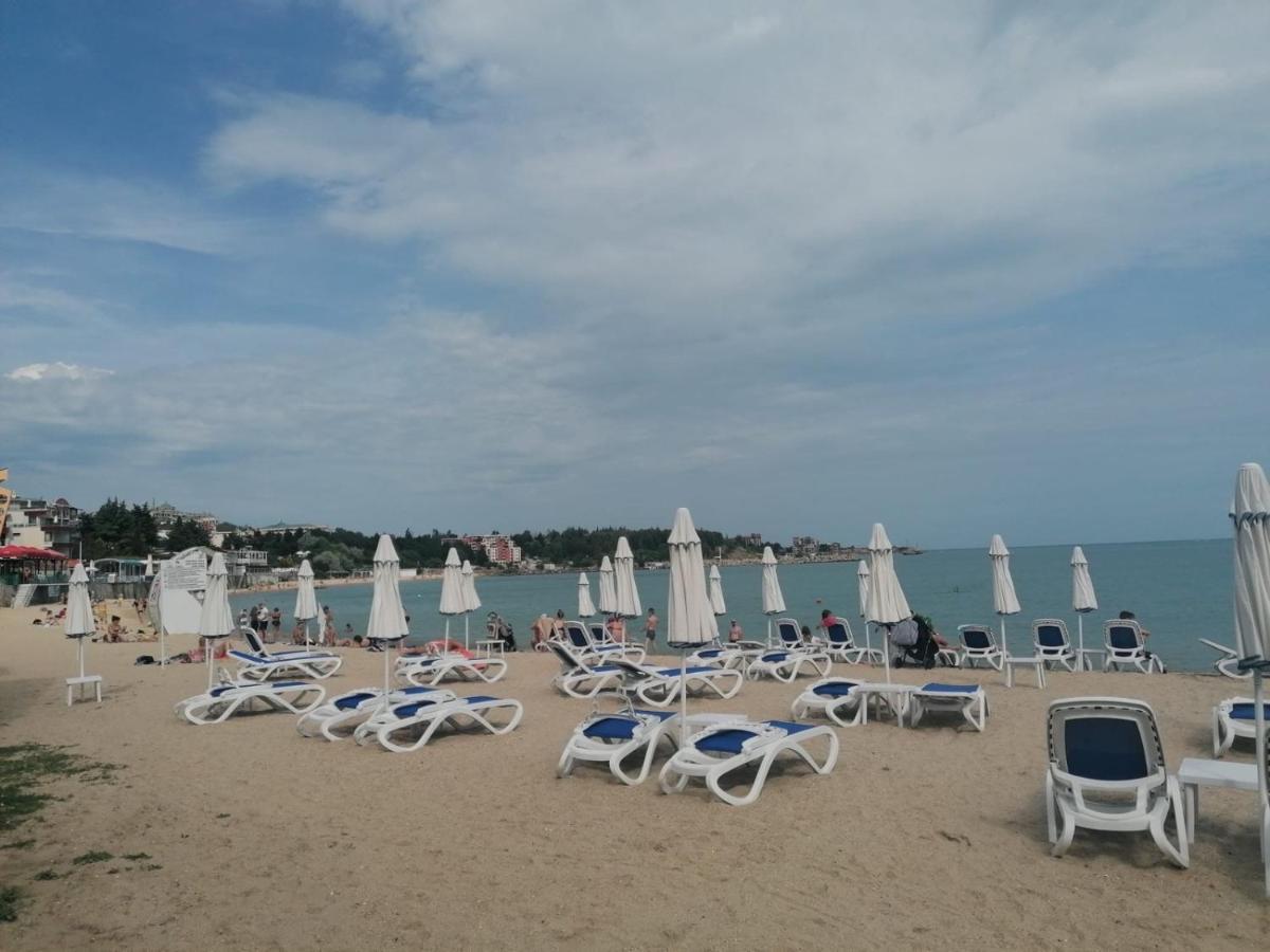 Private Apartments In Apolon Ravda Bagian luar foto